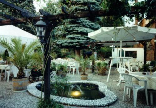 Hotel & Restaurant Bei Hoelzchen Hannover Ngoại thất bức ảnh