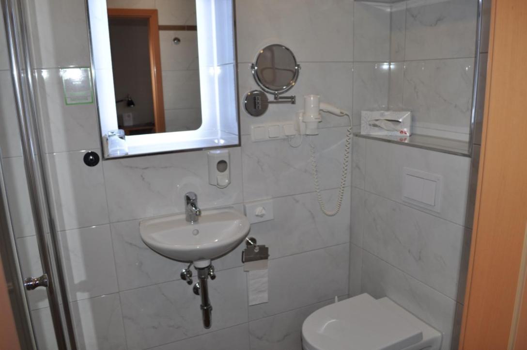 Hotel & Restaurant Bei Hoelzchen Hannover Ngoại thất bức ảnh